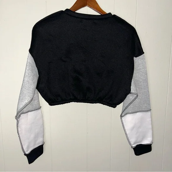 Colorblock Cropped‎ Sweatshirt - Picture 2 of 2